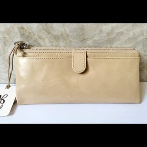 NWT Hobo Taylor Leather Wallet Clutch